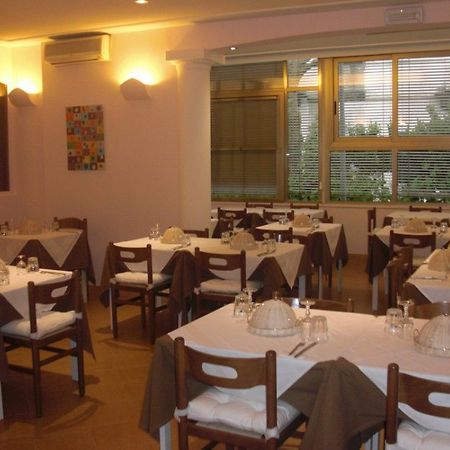 Giamaica Hotel Viserba Di Rimini Exterior foto
